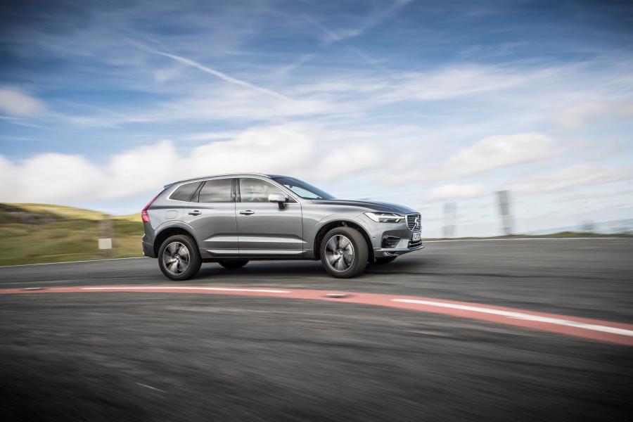  Volvo XC60 D5 R-Deisgn 2017 года  (UK) (фото 26 из 82)